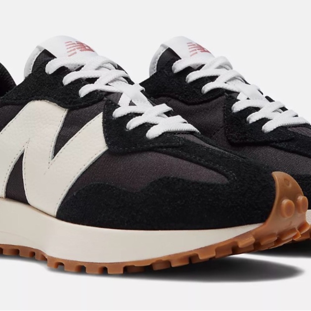 New Balance unisex Black and Cream Sneakers